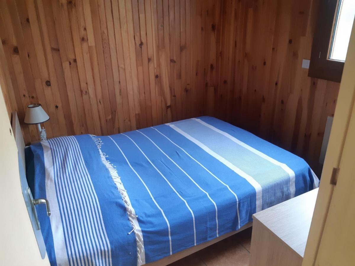 Maison A La Campagne Avec Piscine Flayat Exterior foto